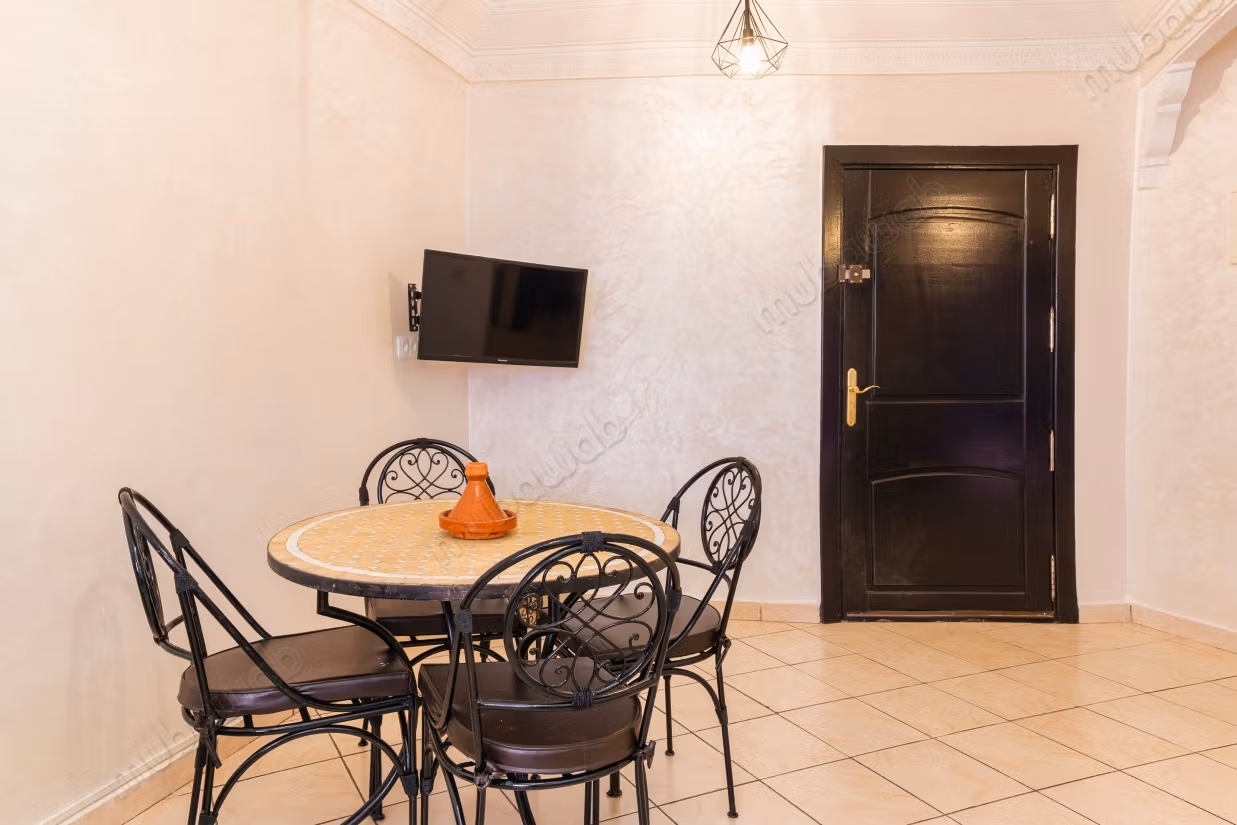 Furnished apartment 80 m² Pool Parking