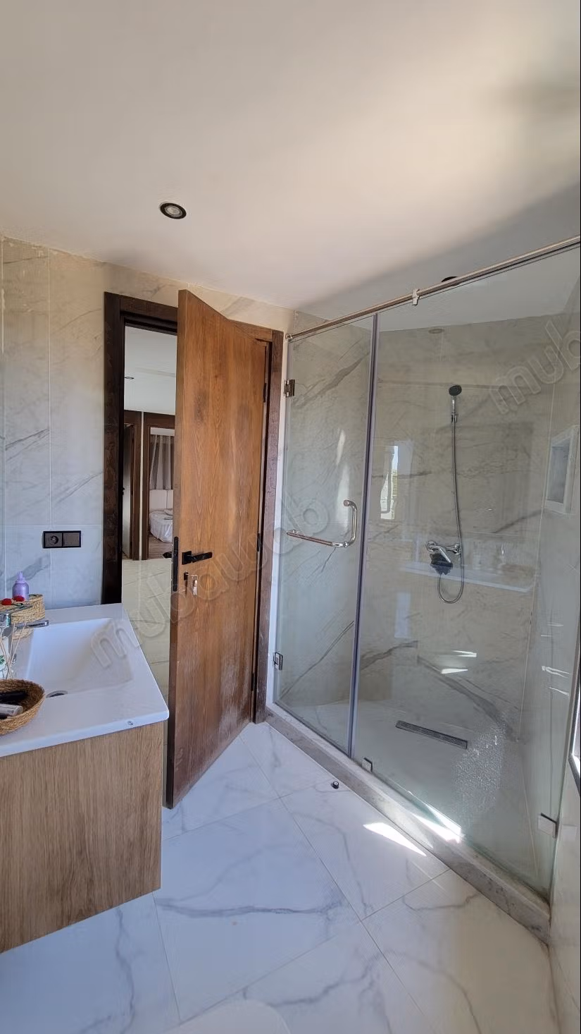 Villa neuve d'exception à vendre – Lotissement Messoudi, Skhirat Témara