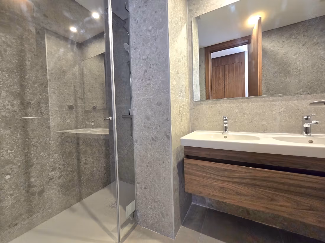 Apartment for rent in Casablanca Finance City. 2 comfortable bedrooms. Satellite dish, secure residence
