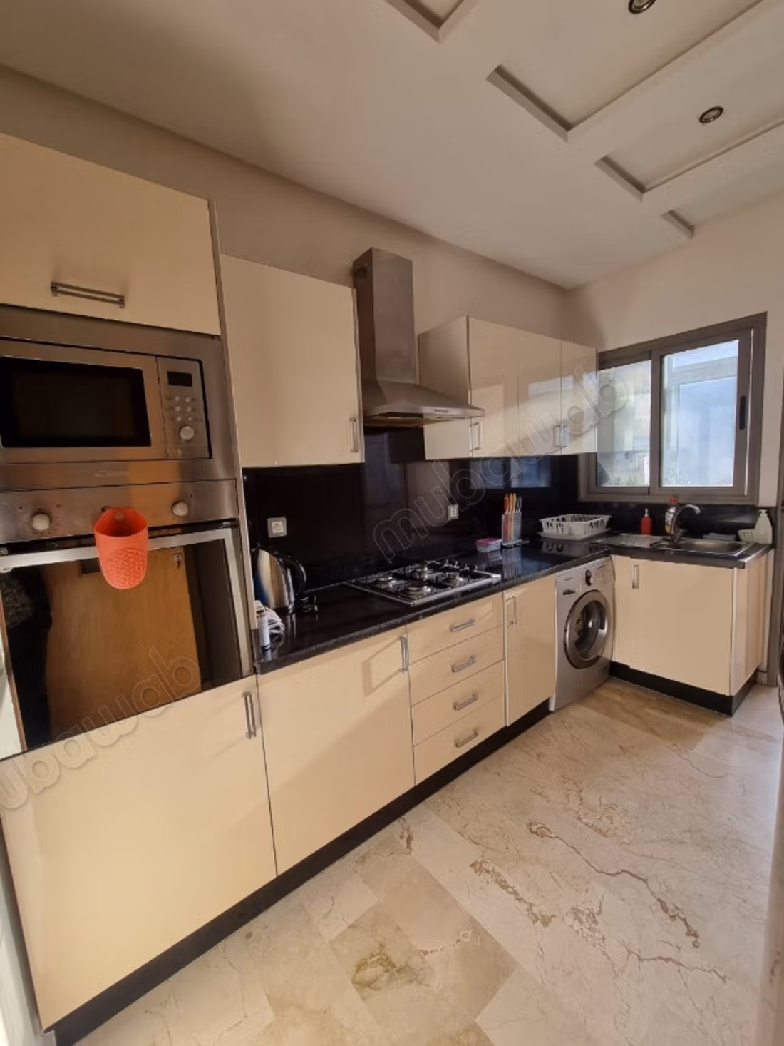 Luxueus gemeubileerd appartement van 91m2 in. Frankrijk stad tegenover tram