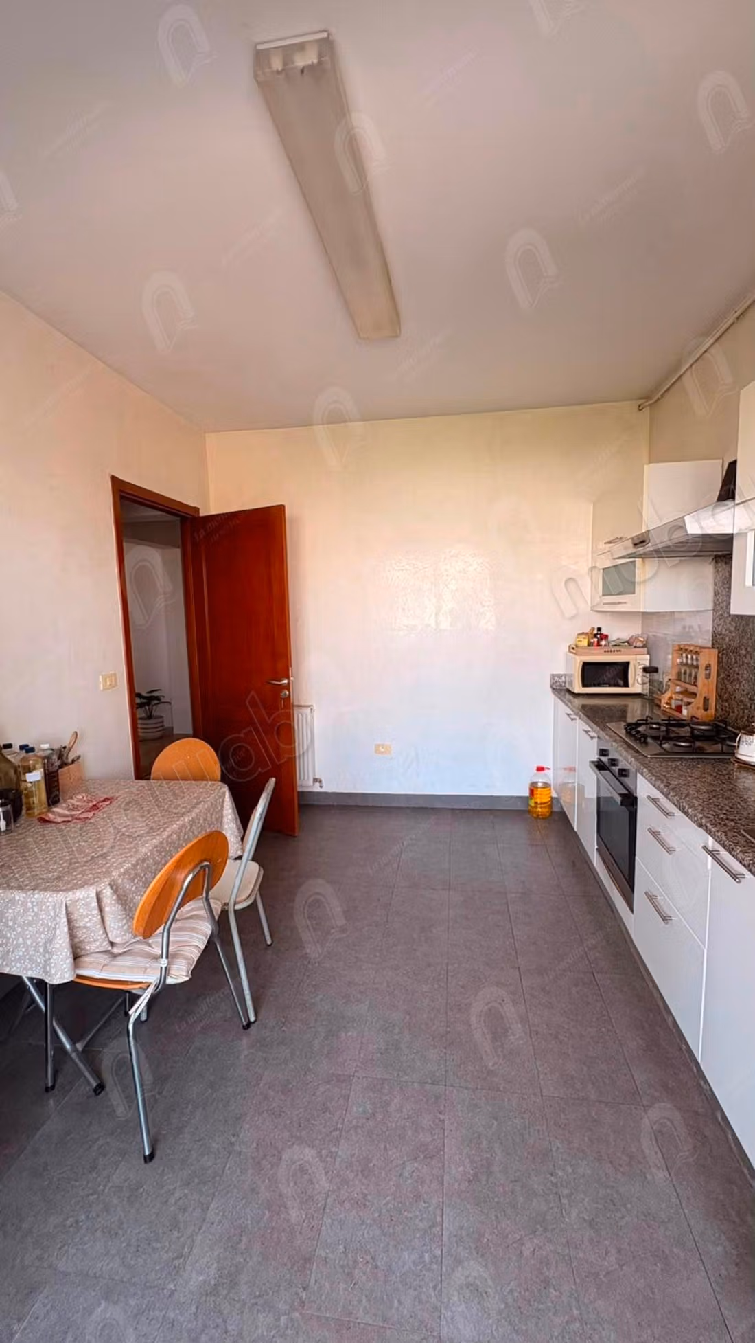 A louer un appartement s2 à jardin d'el menzah 2