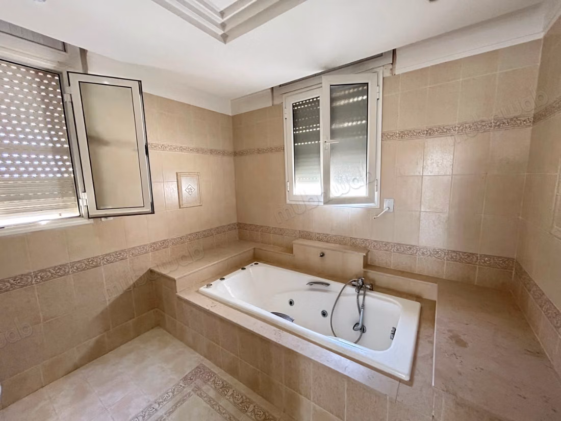 Villa Avec Piscine en vente à el Fatha, mansoura