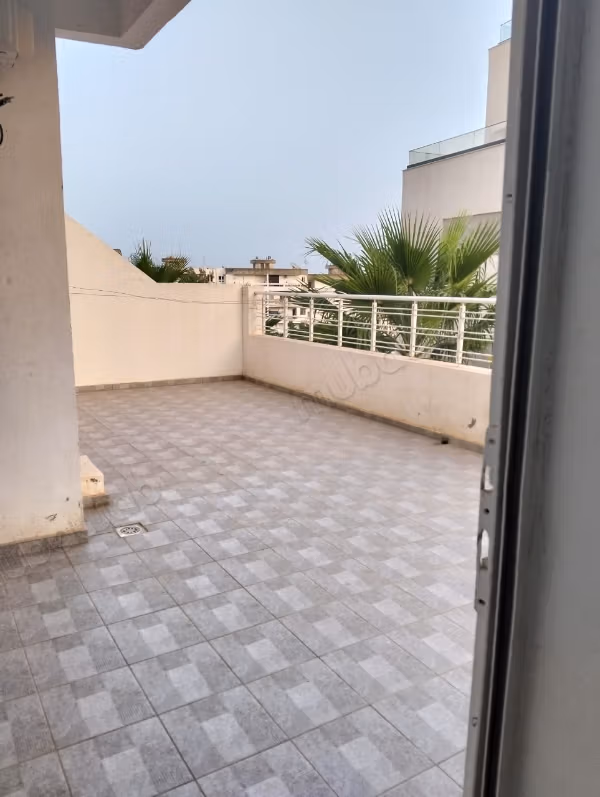 Location ennasr1 grand s3 terrasse haut standing