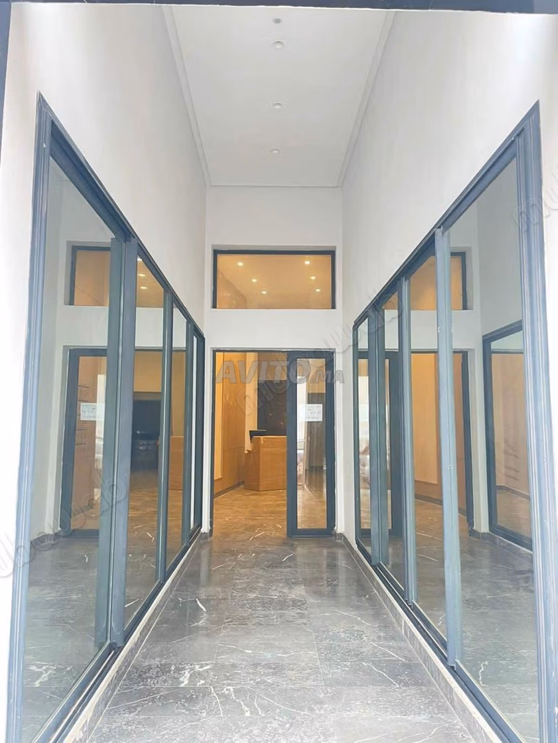 Kantoorruimte 58M2 tegenover station Bouskour