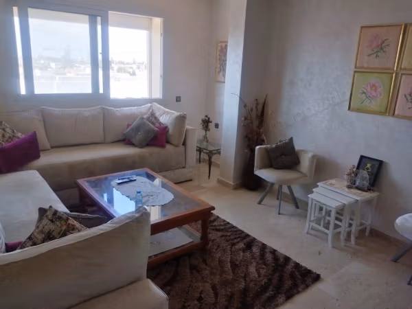 Verkoop van een mooi appartement in Oasis zuid. 2 comfortabele kamers. Goed ingericht