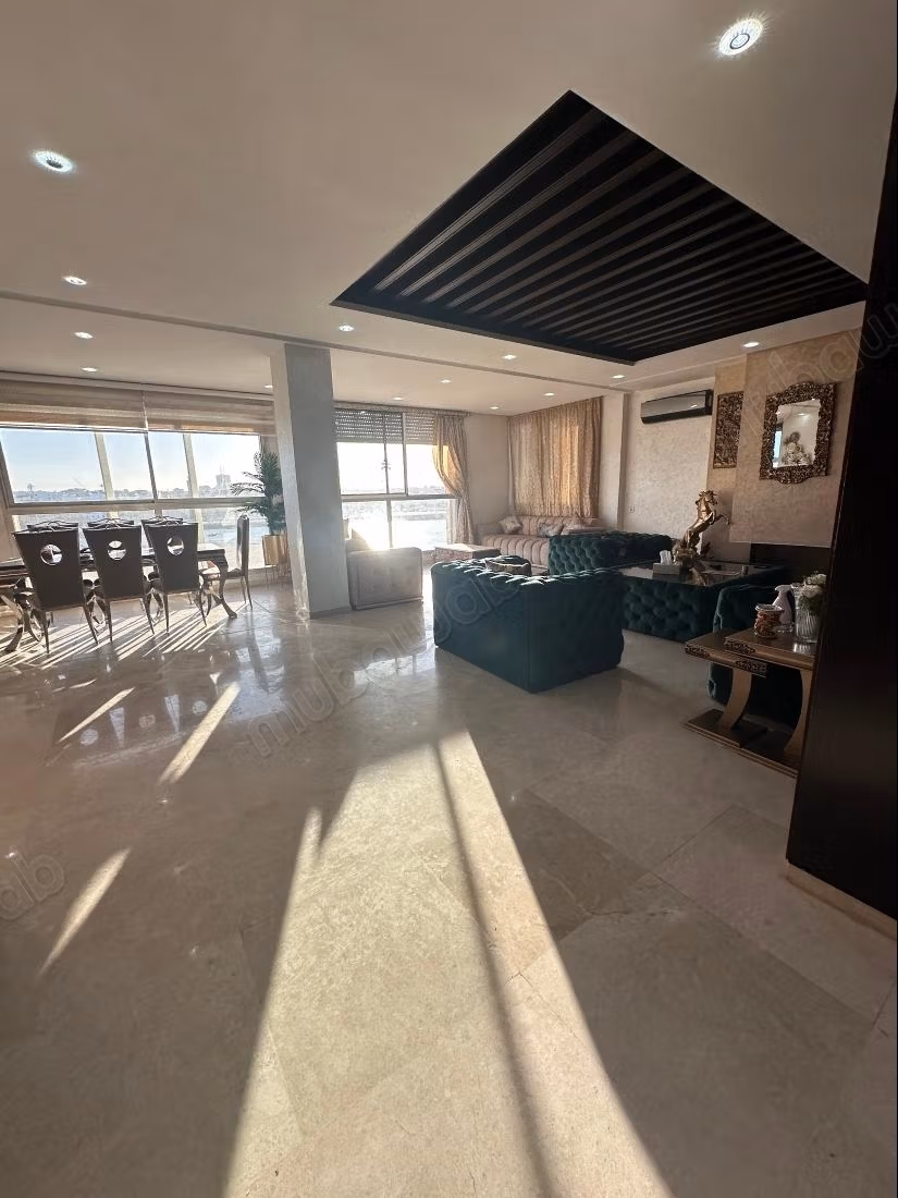 Bellissimo duplex in affitto con vista sul lago e sul mare