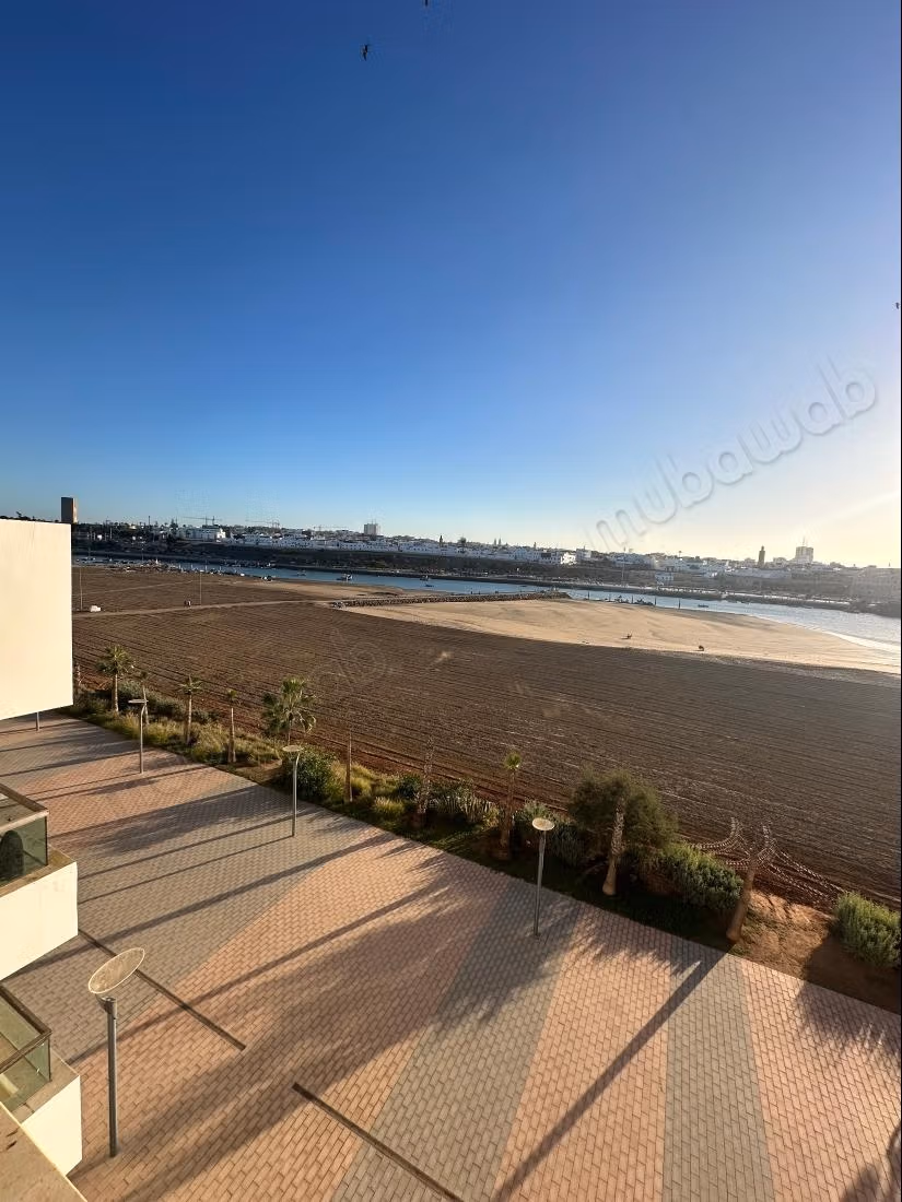 Bellissimo duplex in affitto con vista sul lago e sul mare