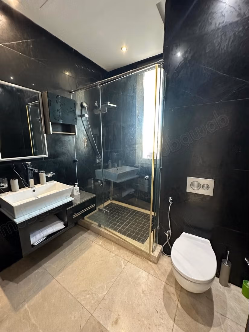 Bellissimo duplex in affitto con vista sul lago e sul mare