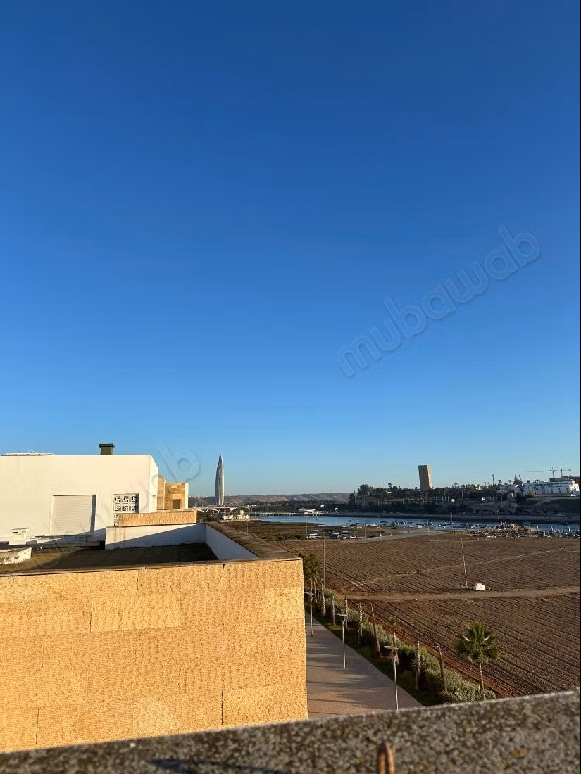 Bellissimo duplex in affitto con vista sul lago e sul mare