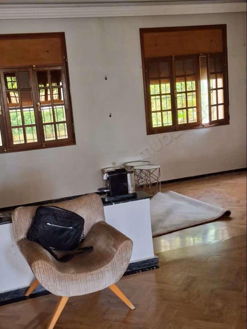 A vendre jolie villa en face du quartier CFC