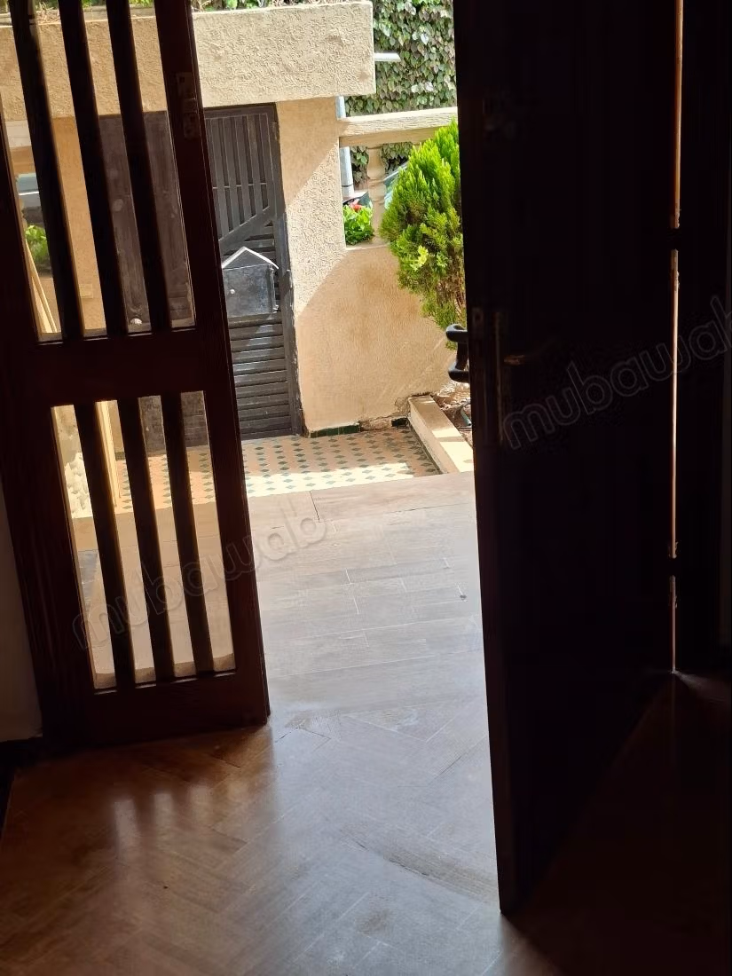 A vendre jolie villa en face du quartier CFC
