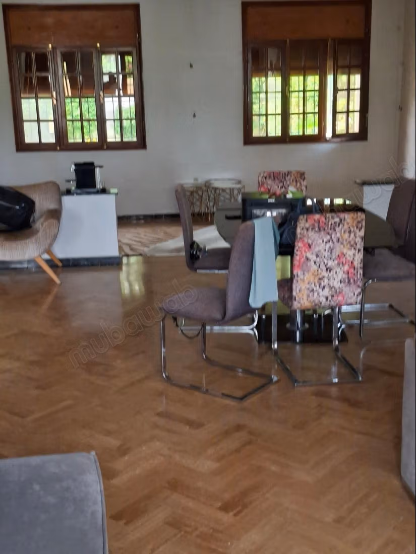 A vendre jolie villa en face du quartier CFC
