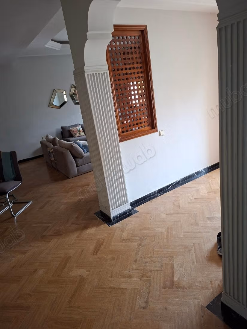 A vendre jolie villa en face du quartier CFC