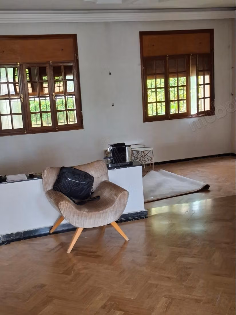 A vendre jolie villa en face du quartier CFC