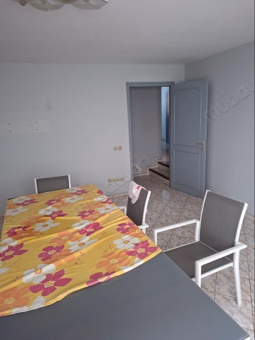 A vendre jolie villa en face du quartier CFC