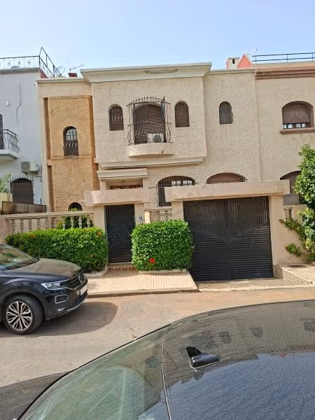 A vendre jolie villa en face du quartier CFC