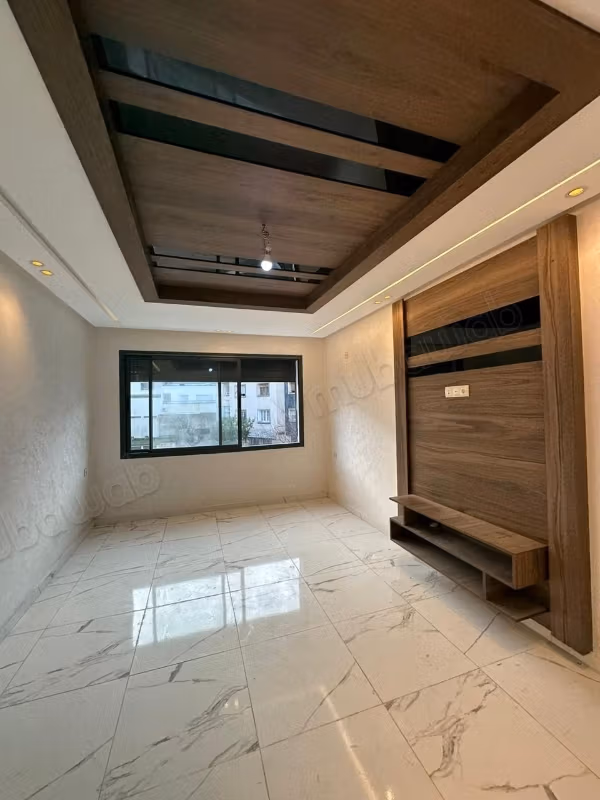 Appartement en location en poids lourd. Surface de 90 m². Salon traditionnel marocain, résidence sécurisée