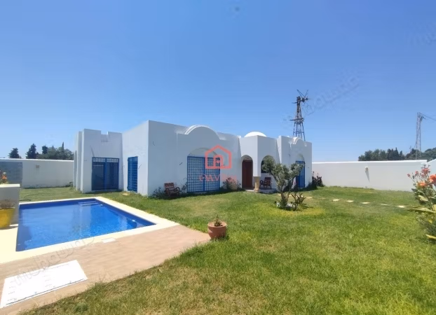 A vendre Villa s3 avec piscine Hammamet