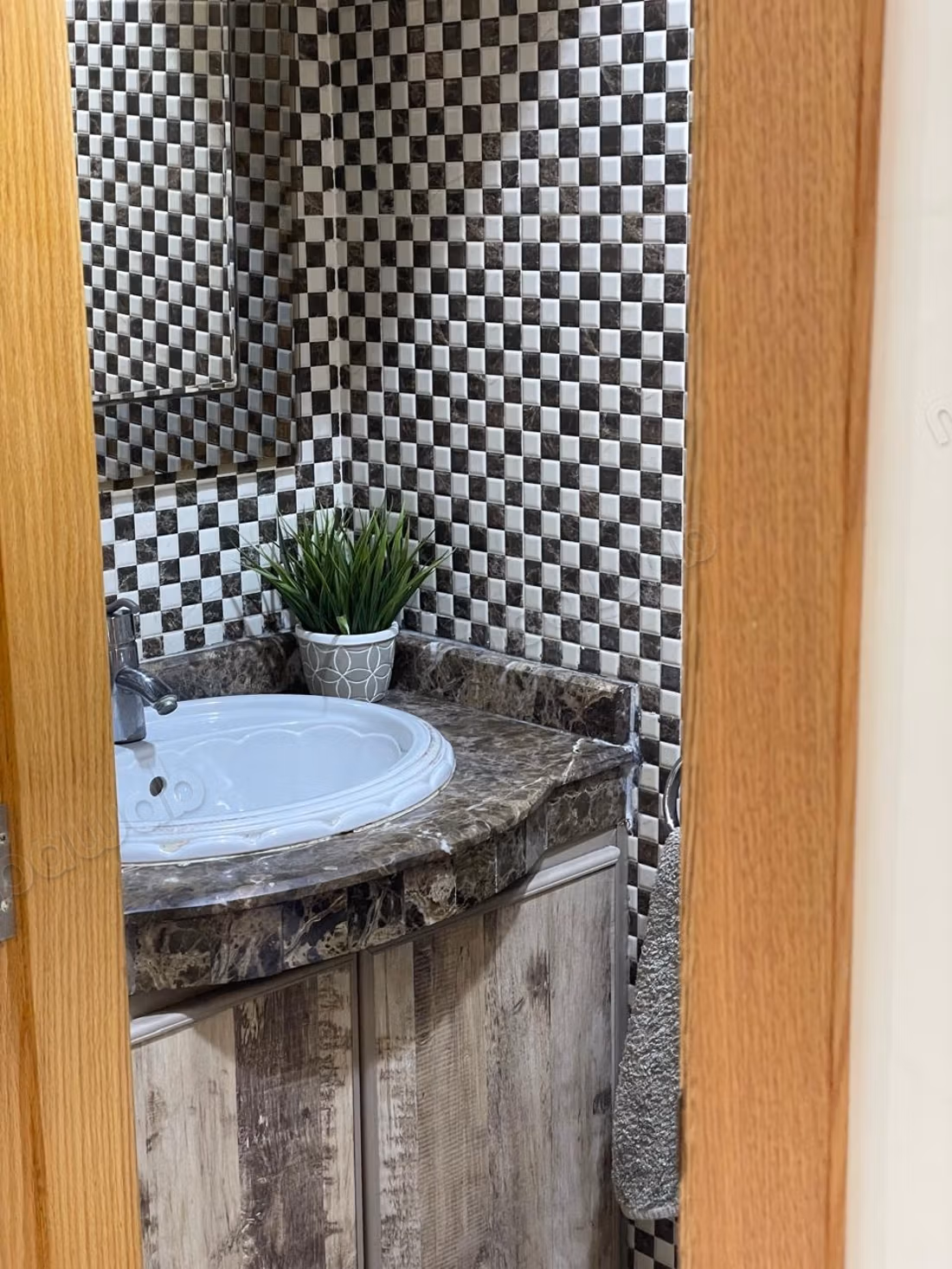 TE HUUR - Gemeubileerd Appartement in Mazola Ibn Sina