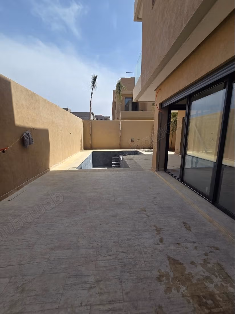 Gran villa completamente nueva 5Ch Piscina Targa