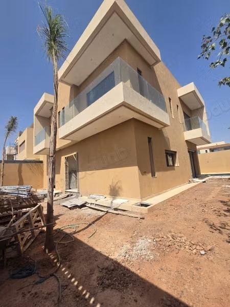 Grande villa completamente nuova 5Ch Piscina Targa