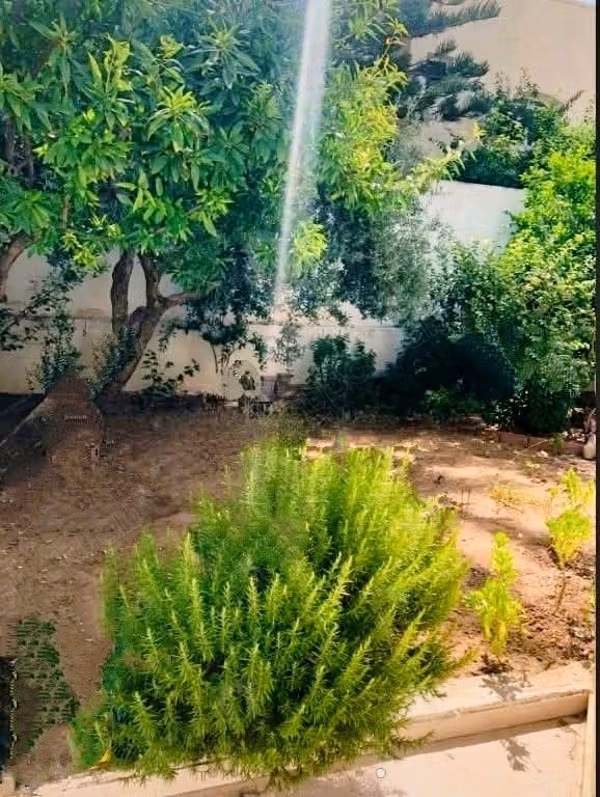 ENNASR à louer spacieux appt S4 avec jardin