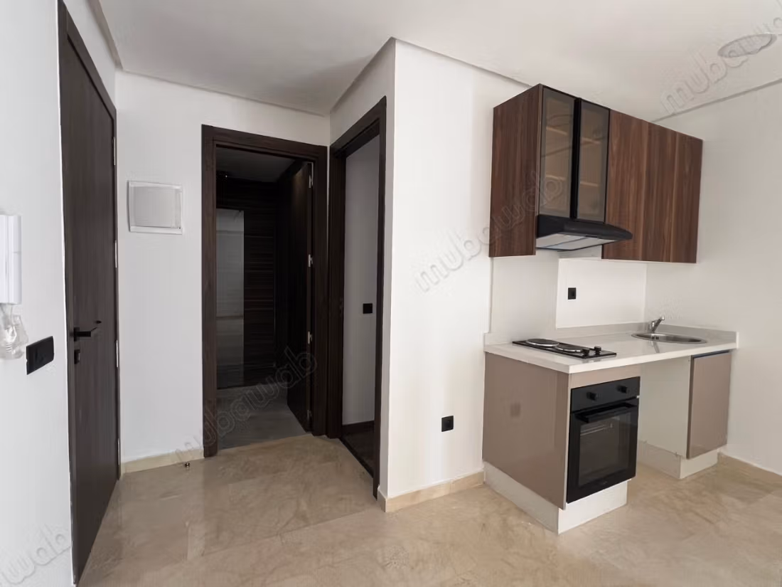 Nice empty studio for rent in Oasis Casablanca