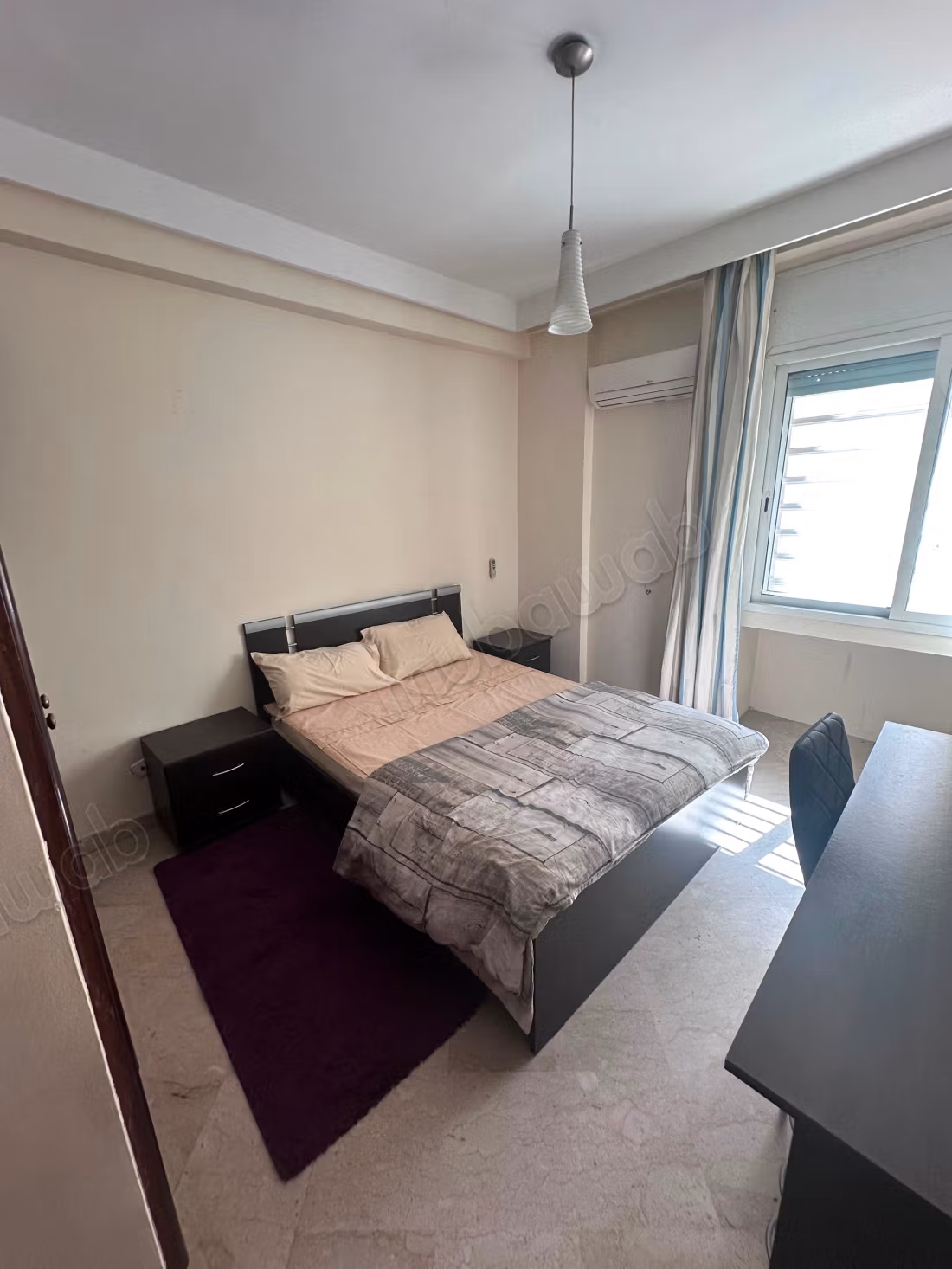 Gemeubelde studio in MERS SULTAN dichtbij de tram