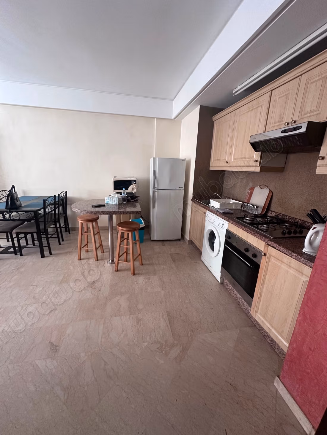 Gemeubelde studio in MERS SULTAN dichtbij de tram