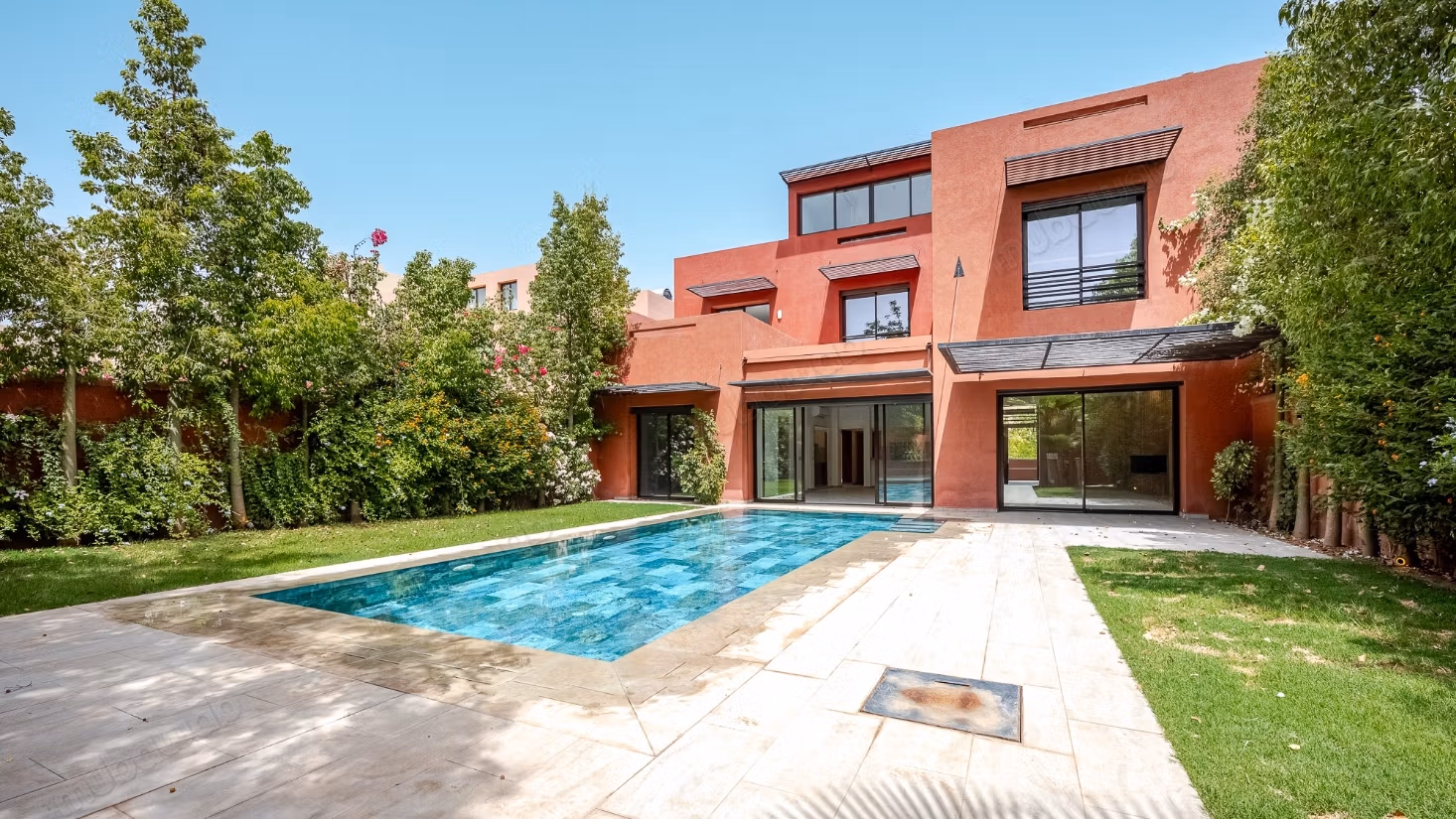 Al Maaden 4 bedrooms heated pool