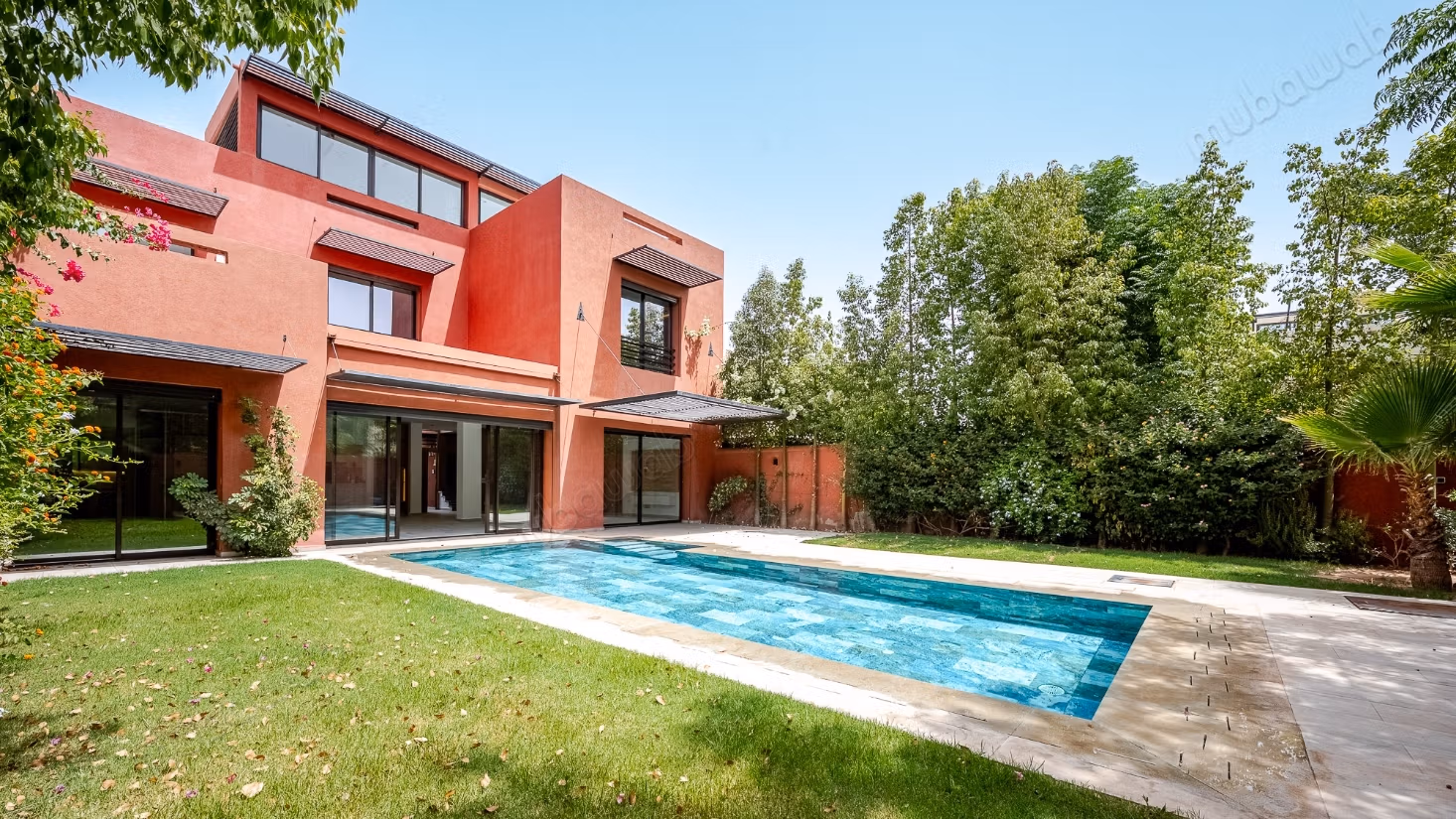 Al Maaden 4 bedrooms heated pool