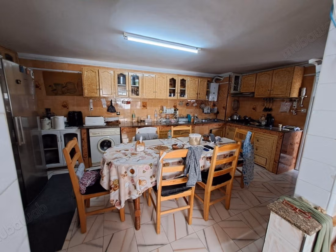 Trova la tua casa e titolo da acquistare a petit socco. 3 stanze. Ambiente tranquillo con vista mare e doppio vetro