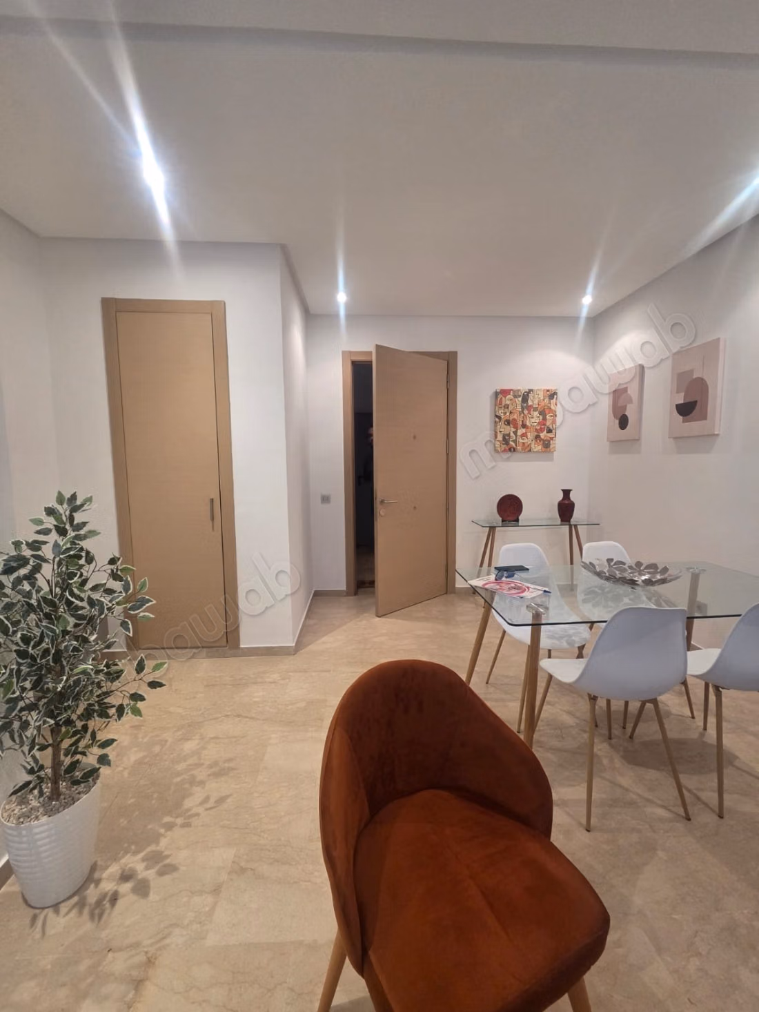 Appartement bien équipé avec grand jardin