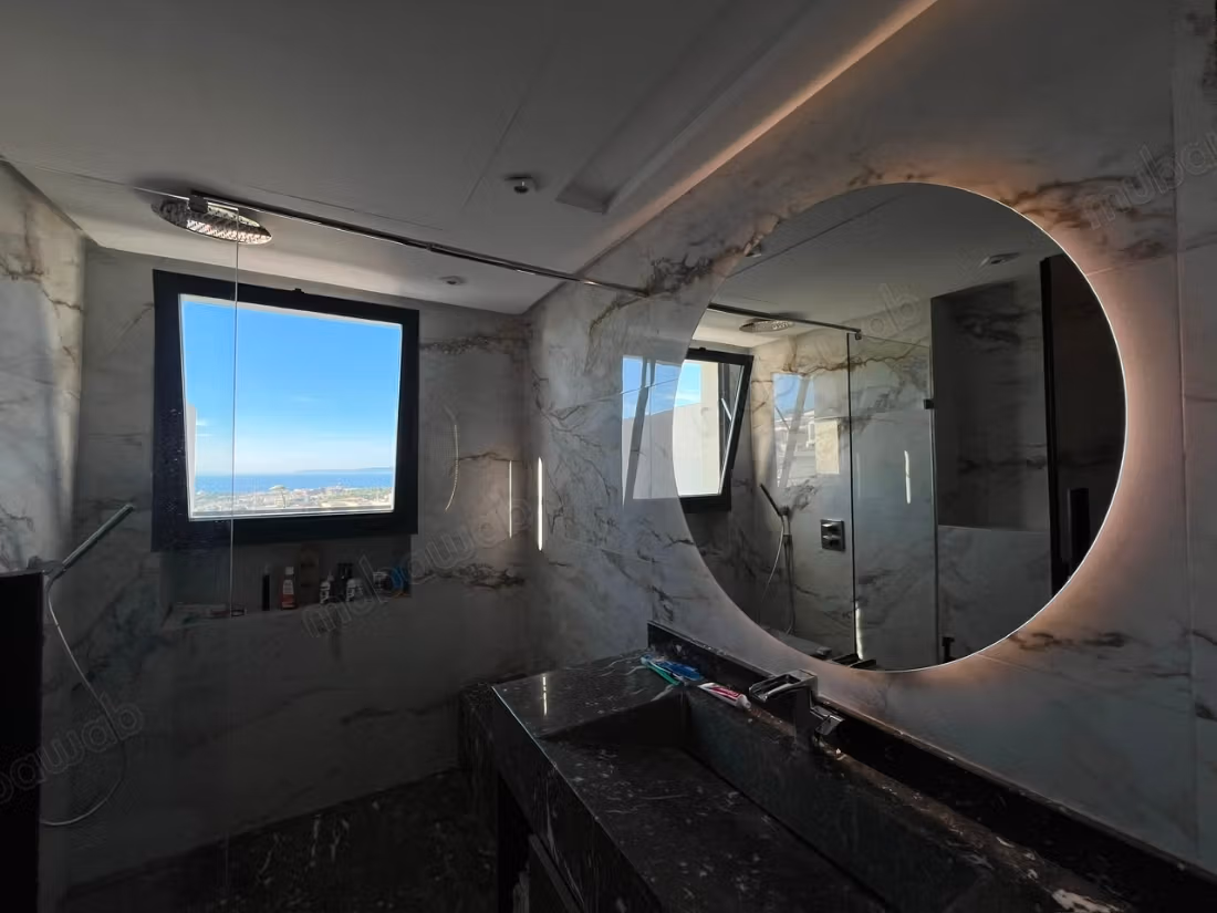 Villa a 3 FACCIATE con vista mare a NOUINOUICH