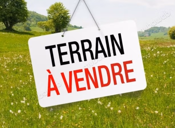Vente de terrain à Siusse.
Superficie 315 m²
