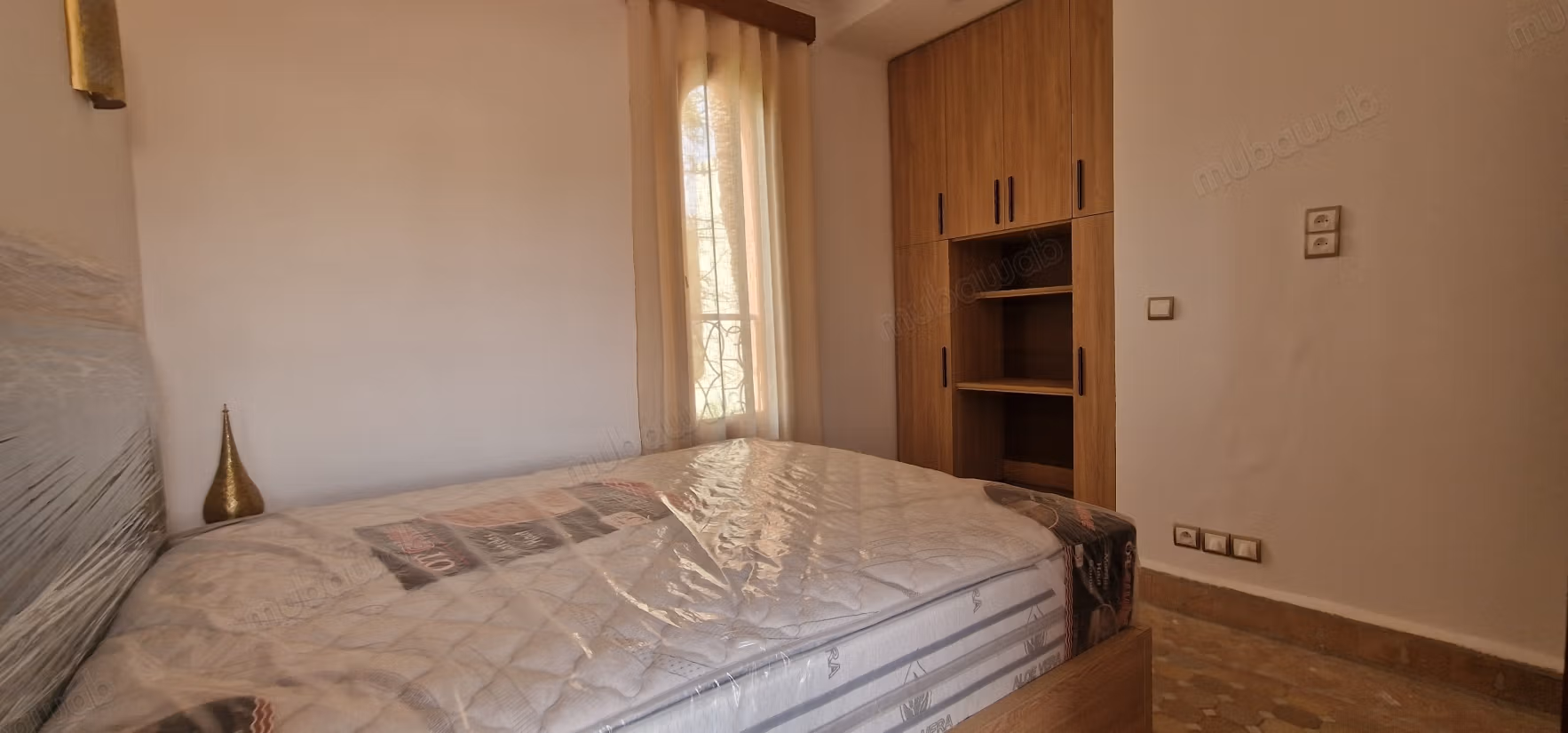 Bellissimo riad in affitto a Ennakhil Palmeraie. 4 grandi stanze. Arredato