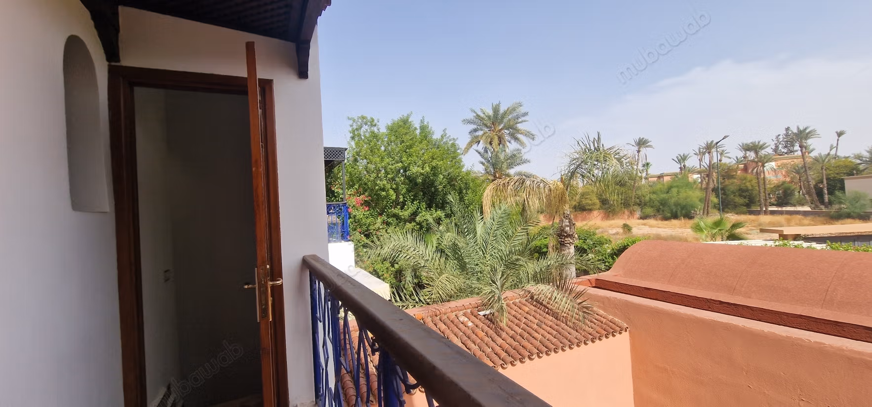 Bellissimo riad in affitto a Ennakhil Palmeraie. 4 grandi stanze. Arredato
