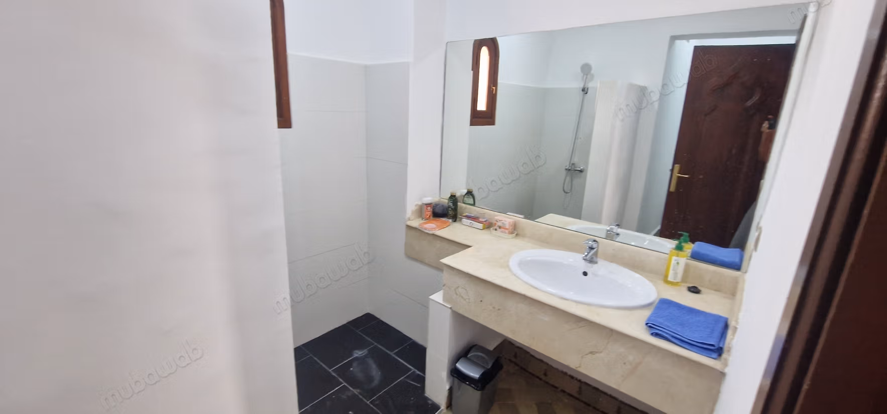 Bellissimo riad in affitto a Ennakhil Palmeraie. 4 grandi stanze. Arredato