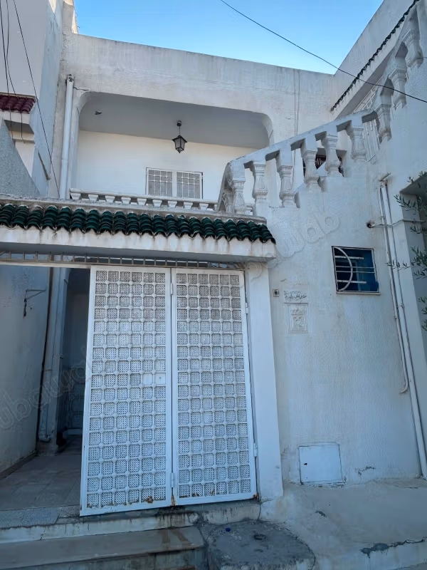 Trova la tua casa da acquistare a Ibn Sina. 4 belle camere