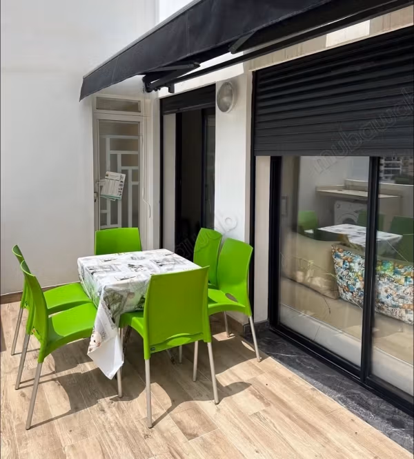 Bel appartement à vendre à Racine. 3 chambres agréables. Parking et terrasse