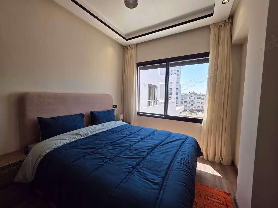 Bel appartement en location à Maârif Extension. 
2 chambres. 
Bien meublé