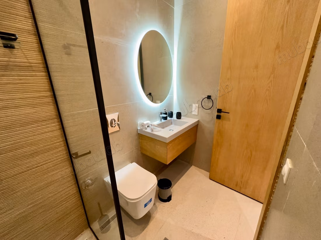 Appartementen te huur in Oasis met zwembad. 4 grote woonruimtes. Algemene schotelantenne, beveiligde buurt
