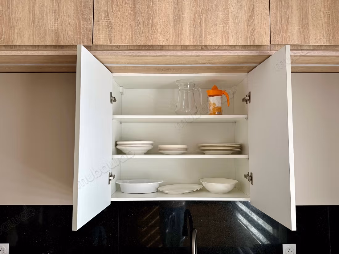 Appartementen te huur in Oasis met zwembad. 4 grote woonruimtes. Algemene schotelantenne, beveiligde buurt