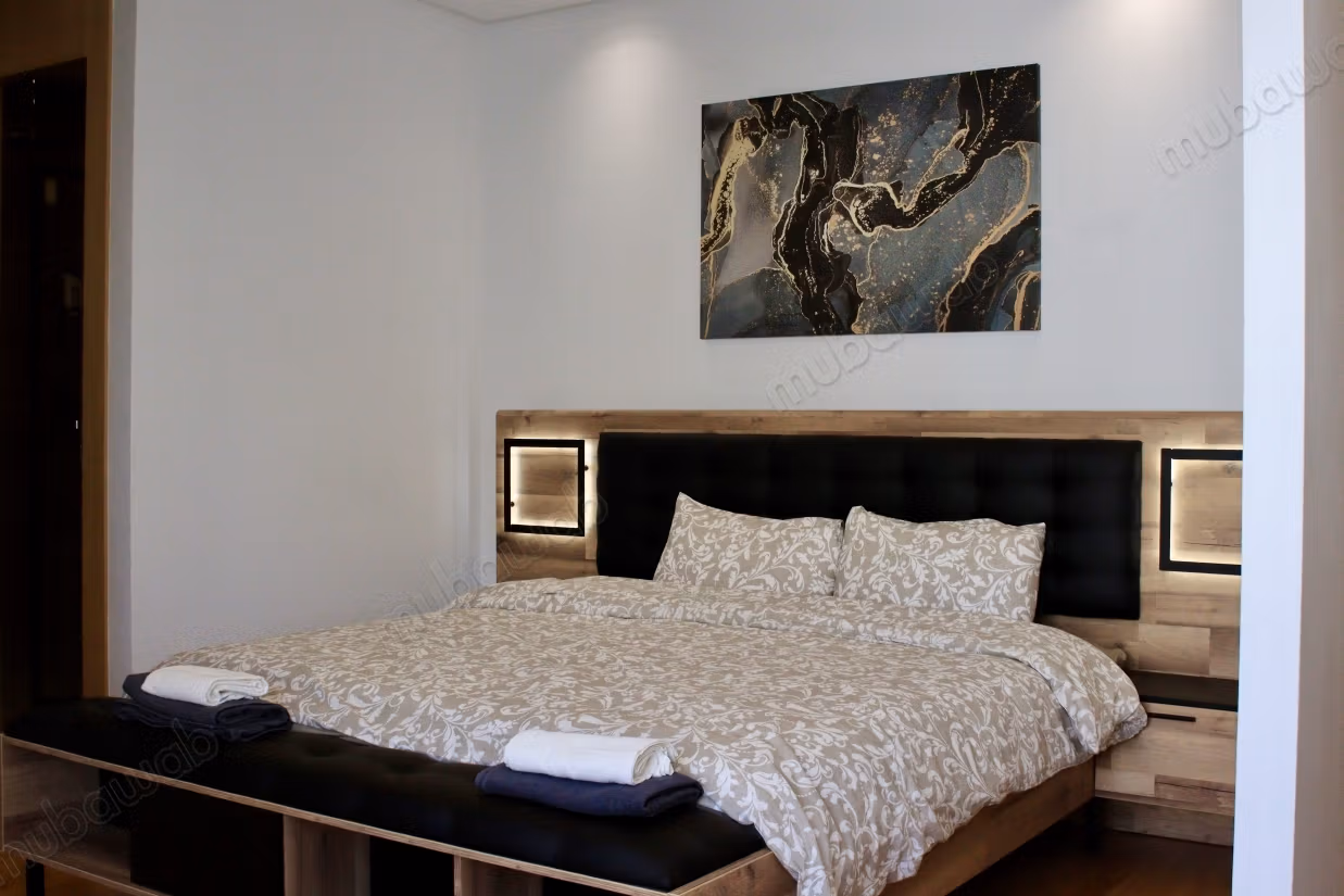 Appartementen te huur in Oasis met zwembad. 4 grote woonruimtes. Algemene schotelantenne, beveiligde buurt