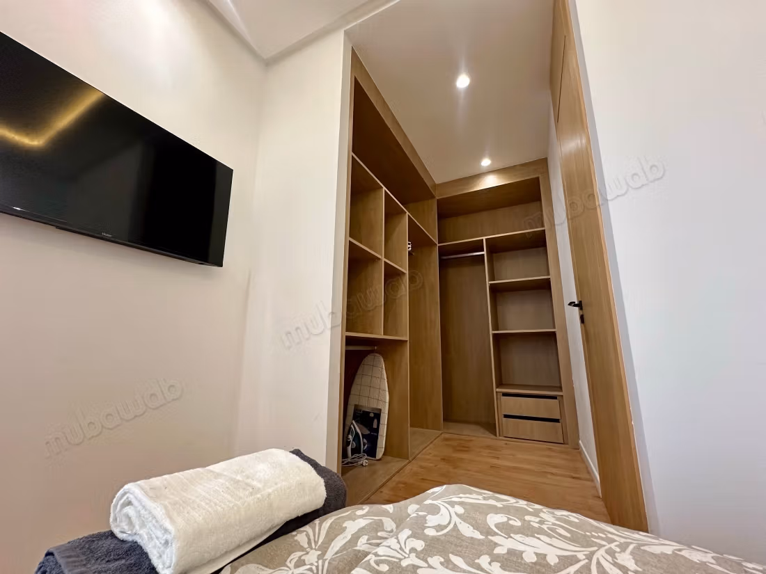 Appartementen te huur in Oasis met zwembad. 4 grote woonruimtes. Algemene schotelantenne, beveiligde buurt