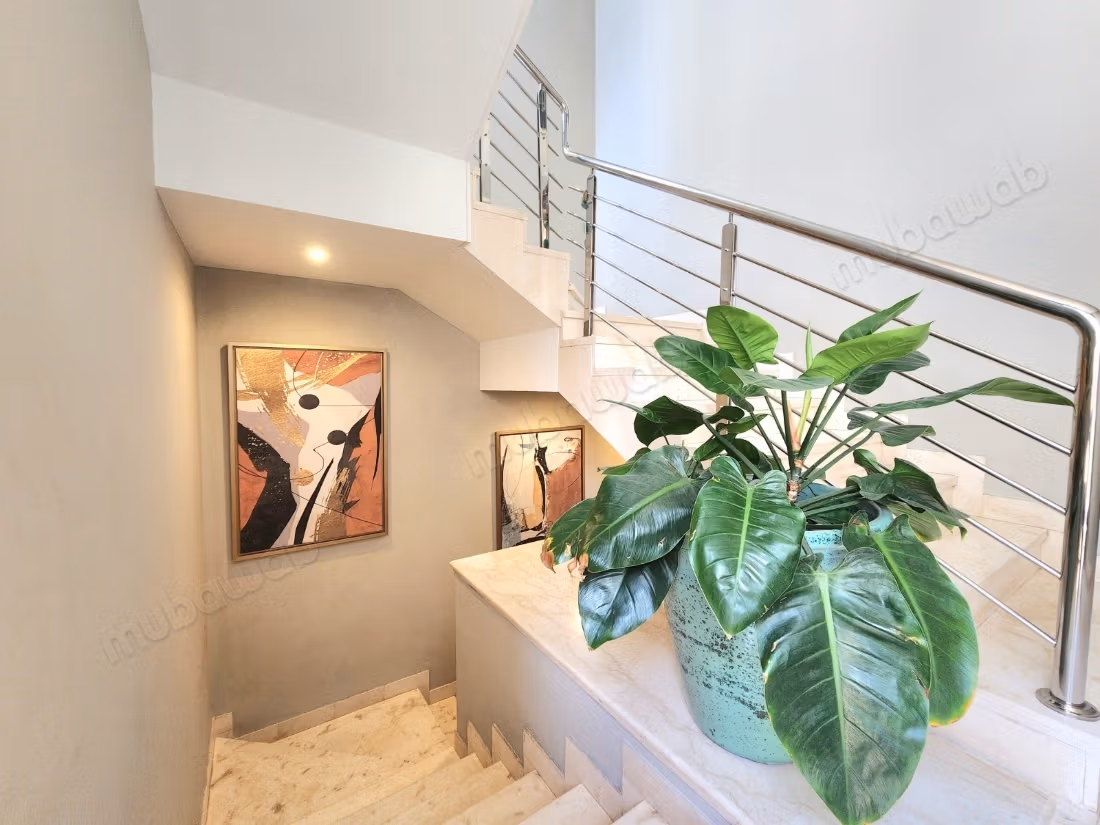 Splendida villa in vendita a Hermitage. Superficie di 321 m². Antenna parabolica e sicurezza
