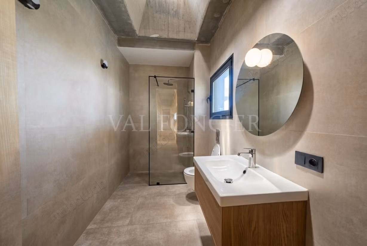 Superb new villa with a large pool in Dar Bouazza