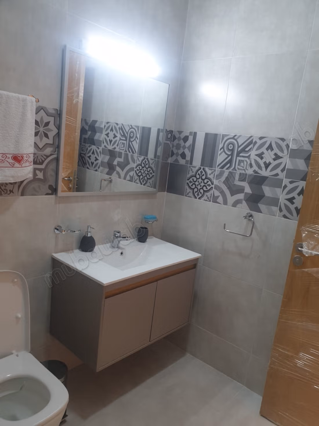 Apartment for rent in Harhoura. 3 cozy bedrooms. Pool and concierge service