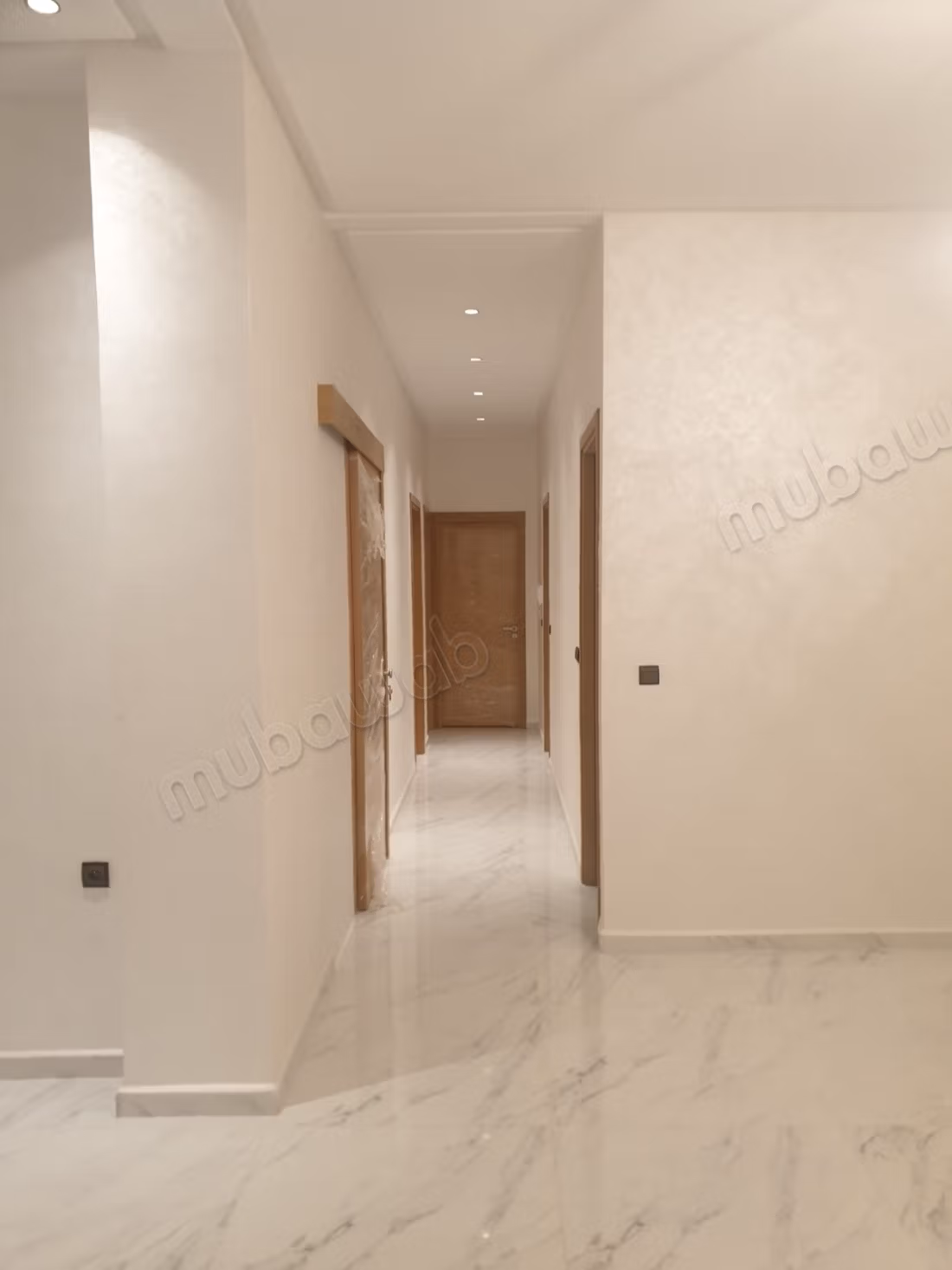 Apartment for rent in Harhoura. 3 cozy bedrooms. Pool and concierge service