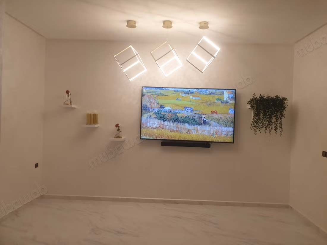 Apartment for rent in Harhoura. 3 cozy bedrooms. Pool and concierge service